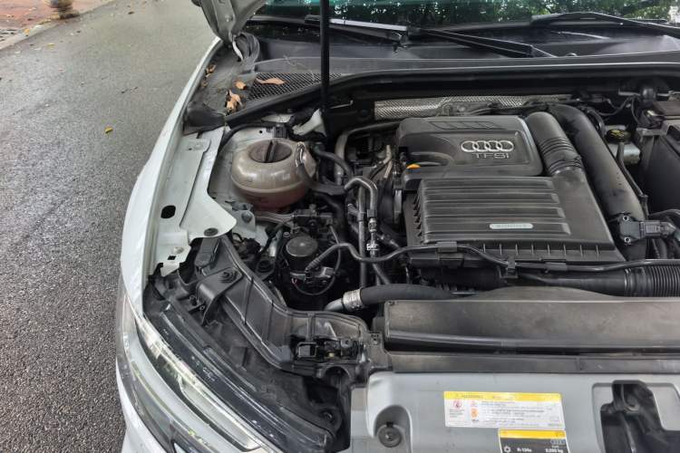 Used Audi A3 2020 Limousine 35 TFSI Sporty Version China VI Engine Bay Right