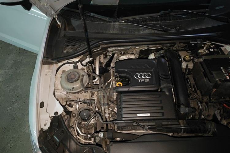 Used Audi A3 2020 Sportback 35 TFSI Ambition China VI Engine Bay Right