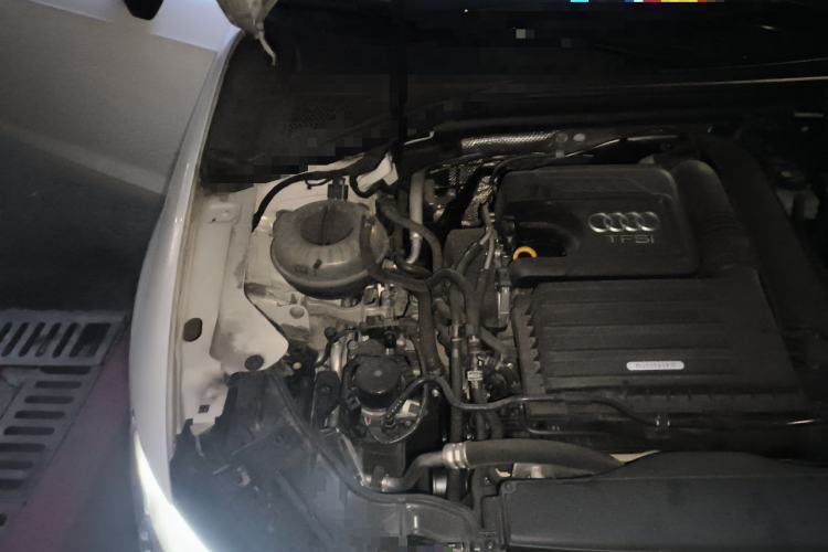 Used Audi A3 2020 Sportback 35 TFSI Fashion Edition China VI Emission Standard Engine Bay Right