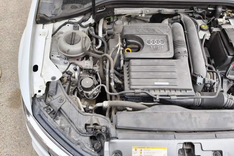 Used Audi A3 2020 Limousine 35 TFSI Fashion Edition China VI Emission Standard Engine Bay Right
