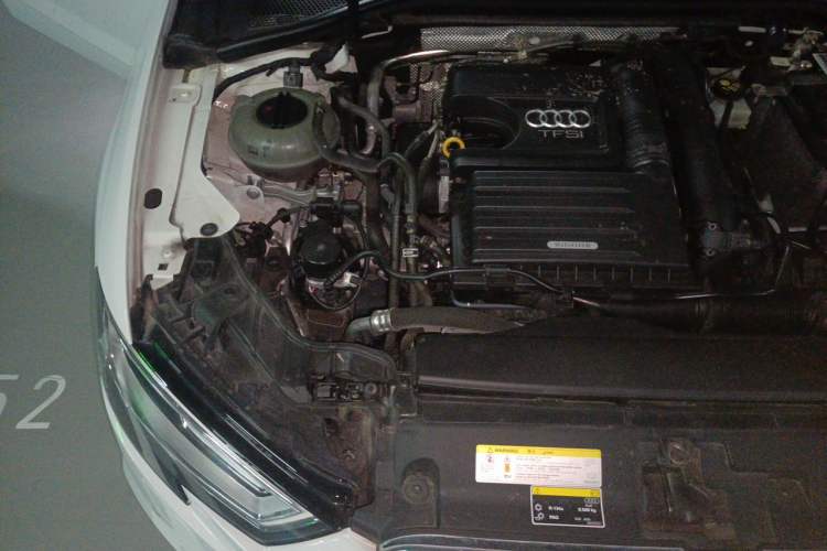 Used Audi A3 2020 Sportback 35 TFSI Style Edition China VI Emission Standard Engine Bay Right