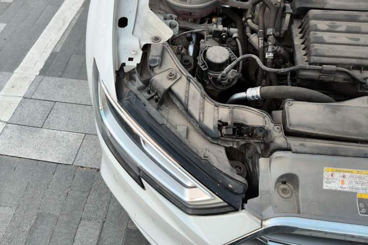 Used Audi A3 2020 Limousine 35 TFSI Fashion Edition China VI Emission Standard Engine Bay Right