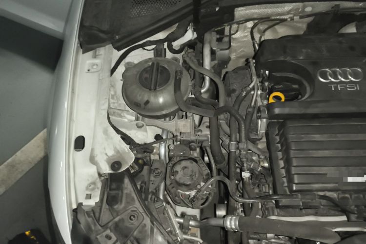 Used Audi A3 2020 Limousine 35 TFSI Fashion Edition China VI Emission Standard Engine Bay Right