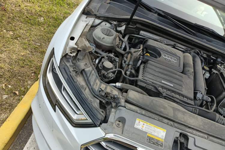 Used Audi A3 2020 Sportback 35 TFSI Fashion Edition China VI Emission Standard Engine Bay Right