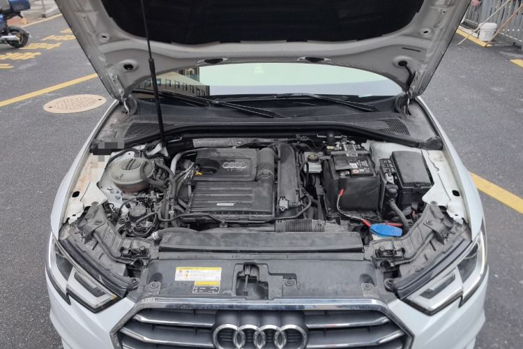 Used Audi A3 2020 Limousine 35 TFSI Ambition China VI Engine Bay