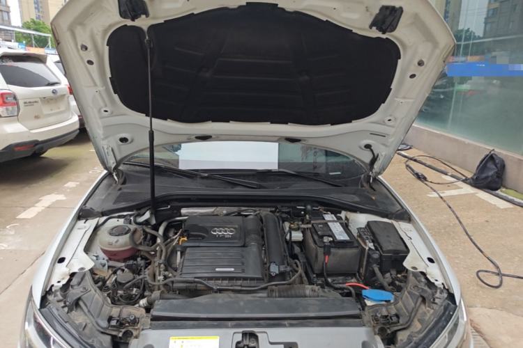Used Audi A3 2020 Sportback 35 TFSI Fashion Edition China VI Emission Standard Engine Bay