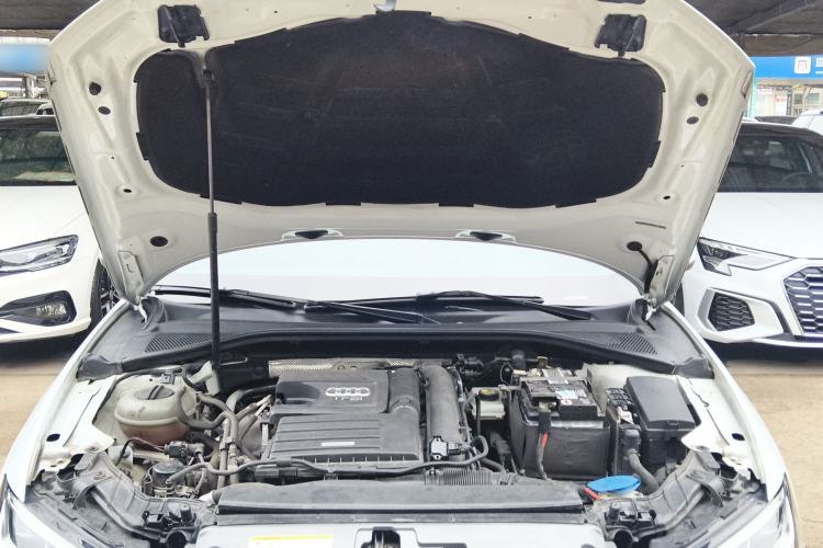 Used Audi A3 2020 Sportback 35 TFSI Fashion Edition China VI Emission Standard Engine Bay