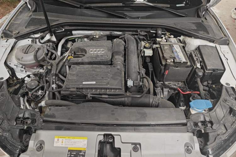 Used Audi A3 2020 Sportback 35 TFSI Fashion Edition China VI Emission Standard Engine Bay