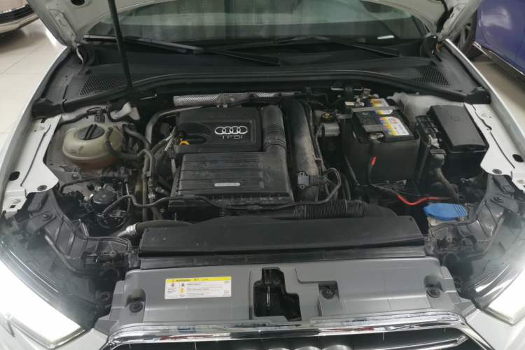 Used Audi A3 2020 Sportback 35 TFSI Fashion Edition China VI Emission Standard Engine Bay