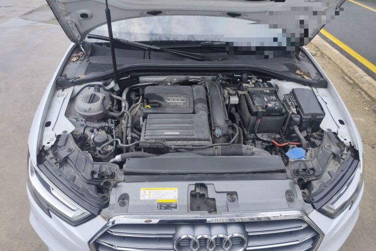 Used Audi A3 2020 Sportback 35 TFSI Fashion Edition China VI Emission Standard Engine Bay
