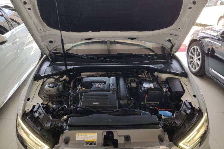 Used Audi A3 2020 Limousine 35 TFSI Fashion Edition China VI Emission Standard Engine Bay
