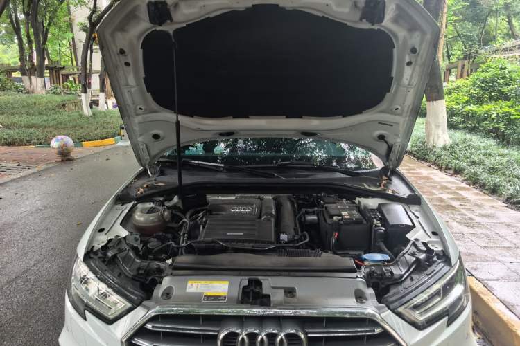 Used Audi A3 2020 Limousine 35 TFSI Sporty Version China VI Engine Bay