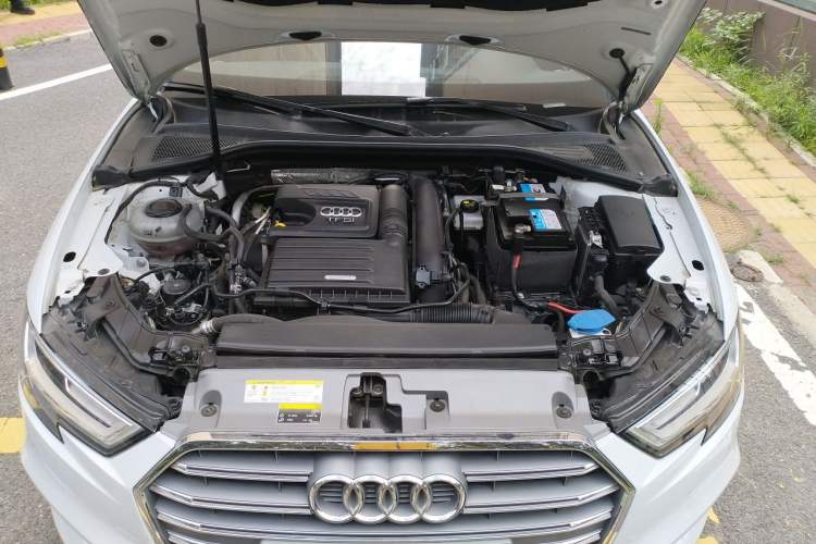 Used Audi A3 2020 Sportback 35 TFSI Fashion Edition China VI Emission Standard Engine Bay