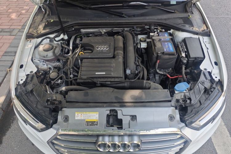 Used Audi A3 2020 Sportback 35 TFSI Fashion Edition China VI Emission Standard Engine Bay
