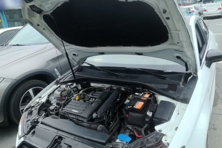 Used Audi A3 2020 Limousine 35 TFSI Fashion Edition China VI Emission Standard Engine Bay