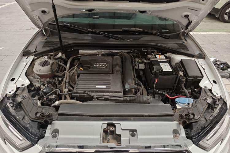 Used Audi A3 2020 Limousine 35 TFSI Fashion Edition China VI Emission Standard Engine Bay