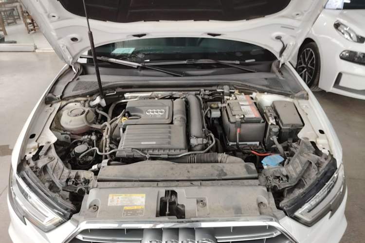 Used Audi A3 2020 Limousine 35 TFSI Fashion Edition China VI Emission Standard Engine Bay