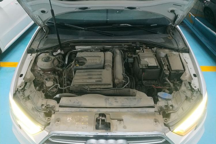 Used Audi A3 2020 Sportback 35 TFSI Fashion Edition China VI Emission Standard Engine Bay