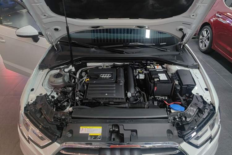 Used Audi A3 2020 Sportback 35 TFSI Ambition China VI Engine Bay