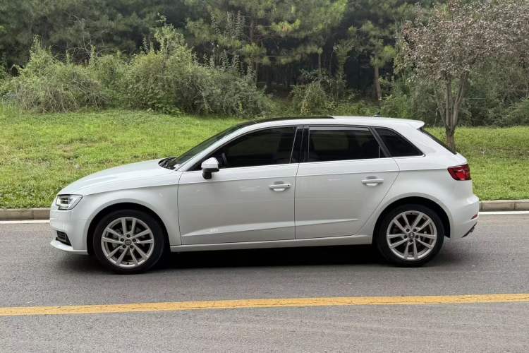 Used Audi A3 2020 Restyled Sportback 35 TFSI Entry-Level China VI Emission Standard Exterior 2