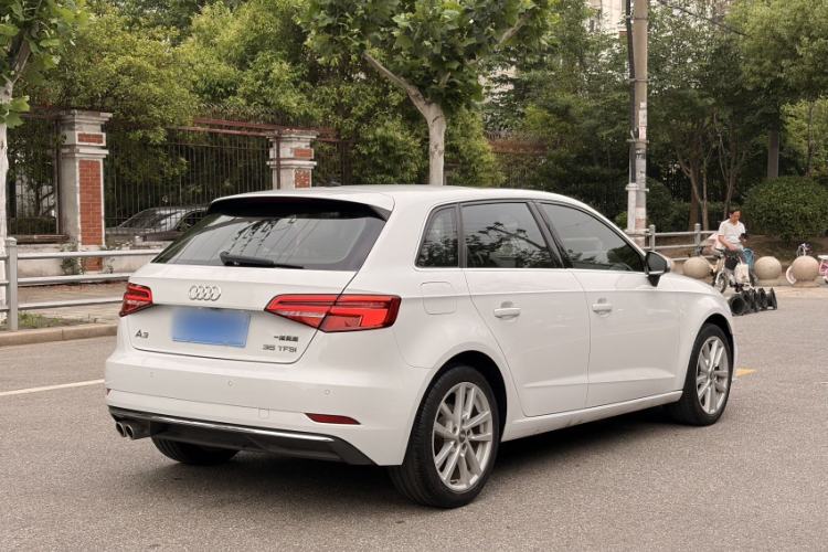 Used Audi A3 2020 Restyled Sportback 35 TFSI Entry-Level China VI Emission Standard Exterior 2