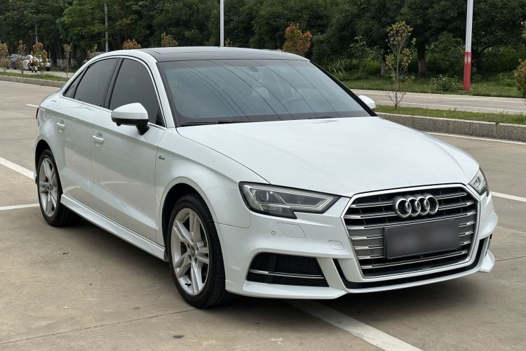 Used Audi A3 2020 Limousine 35 TFSI Fashion Edition China VI Emission Standard Exterior 2