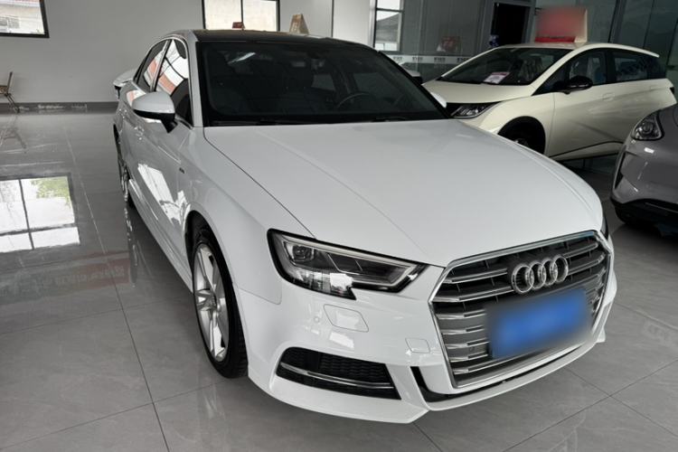 Used Audi A3 2020 Limousine 35 TFSI Fashion Edition China VI Emission Standard Exterior 2