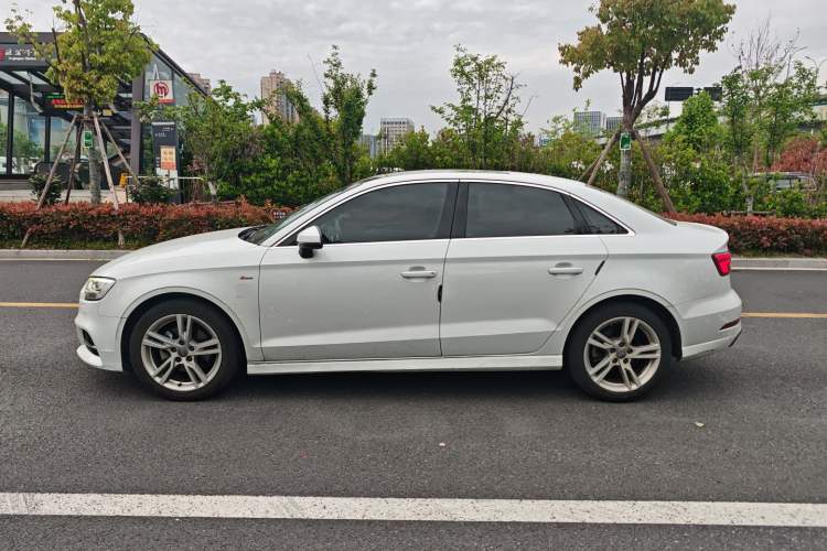 Used Audi A3 2020 Limousine 35 TFSI Fashion Edition China VI Emission Standard Exterior 2