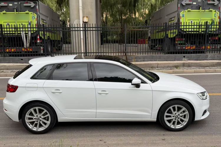 Used Audi A3 2020 Restyled Sportback 35 TFSI Entry-Level China VI Emission Standard Exterior 3