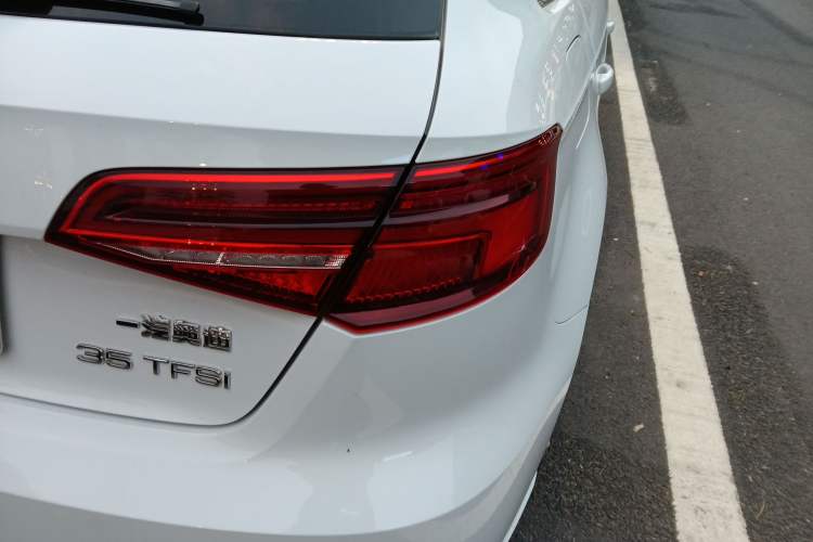 Used Audi A3 2020 Sportback 35 TFSI Fashion Edition China VI Emission Standard Exterior 3