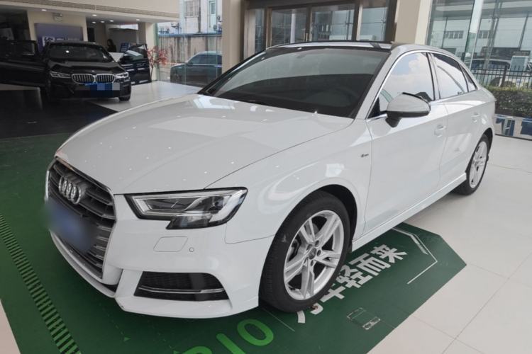 Used Audi A3 2020 Limousine 35 TFSI Fashion Edition China VI Emission Standard Guazi used car, China used car export, Used car for sale, Used cars, Cheapest cars for sale