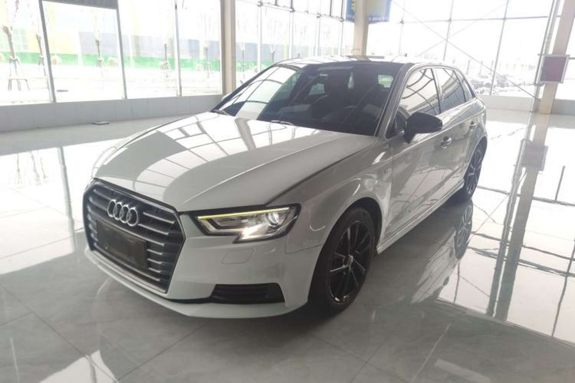 Used Audi A3 2020 Restyled Sportback 35 TFSI Entry-Level China VI Emission Standard Front Left 45 Deg