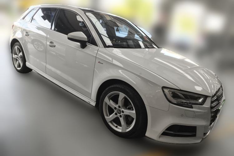 Used Audi A3 2020 Sportback 35 TFSI Fashion Edition China VI Emission Standard Front Right 45 Deg
