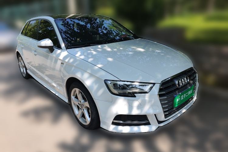 Used Audi A3 2020 Sportback 35 TFSI Fashion Edition China VI Emission Standard Front Right 45 Deg