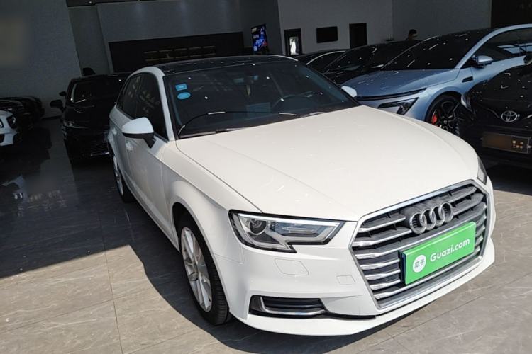 Used Audi A3 2020 Restyled Sportback 35 TFSI Entry-Level China VI Emission Standard Front Right 45 Deg