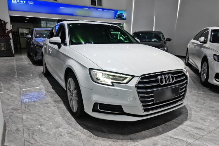 Used Audi A3 2020 Sportback 35 TFSI Ambition China VI Front Right 45 Deg