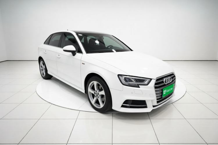 Used Audi A3 2020 Sportback 35 TFSI Fashion Edition China VI Emission Standard Front Right 45 Deg