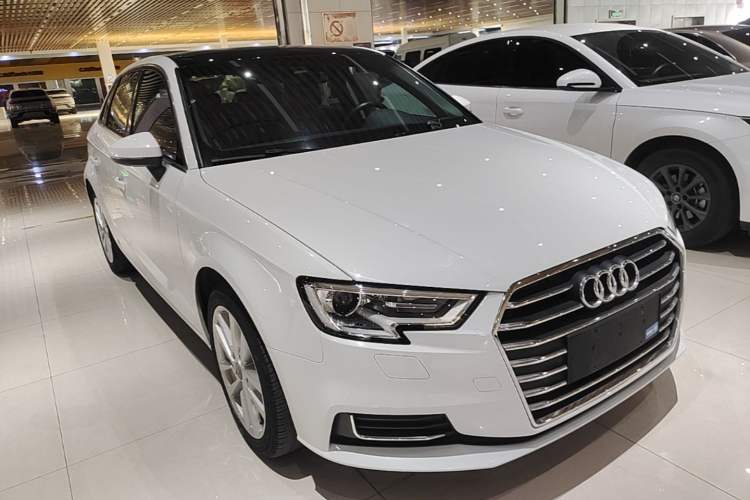 Used Audi A3 2020 Restyled Sportback 35 TFSI Entry-Level China VI Emission Standard Front Right 45 Deg