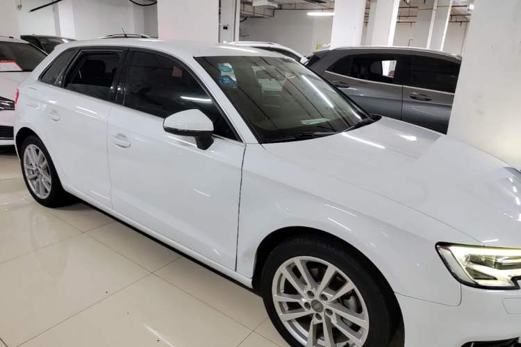 Used Audi A3 2020 Sportback 35 TFSI Ambition China VI Front Right 45 Deg