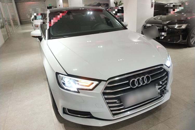 Used Audi A3 2020 Restyled Sportback 35 TFSI Entry-Level China VI Emission Standard Front Right 45 Deg