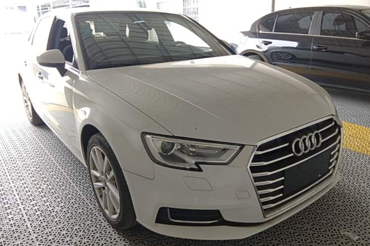 Used Audi A3 2020 Restyled Sportback 35 TFSI Entry-Level China VI Emission Standard Front Right 45 Deg