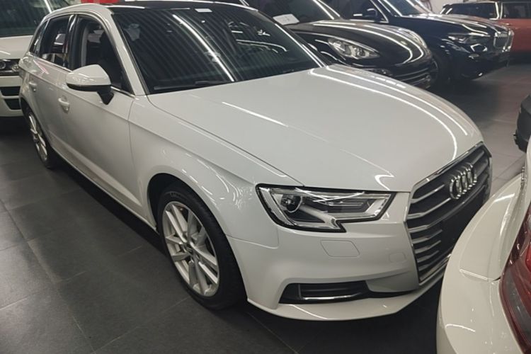 Used Audi A3 2020 Restyled Sportback 35 TFSI Entry-Level China VI Emission Standard Front Right 45 Deg