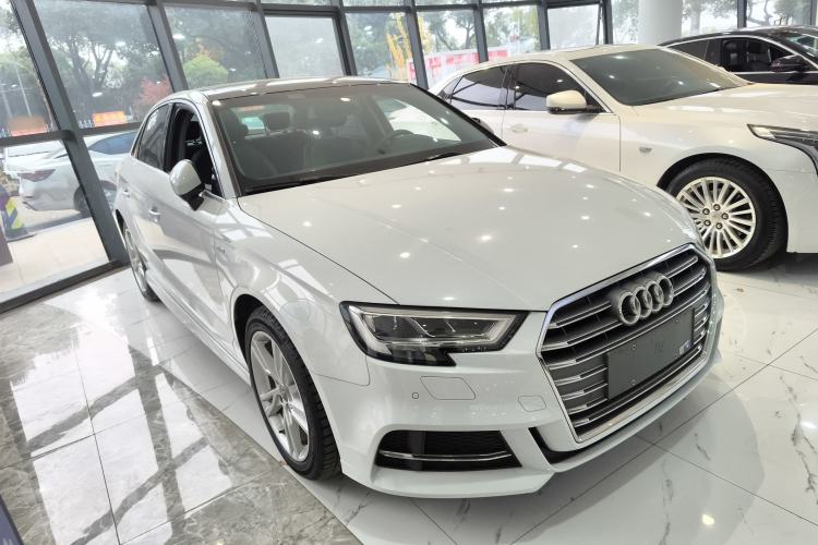 Used Audi A3 2020 Limousine 35 TFSI Fashion Edition China VI Emission Standard Front Right 45 Deg