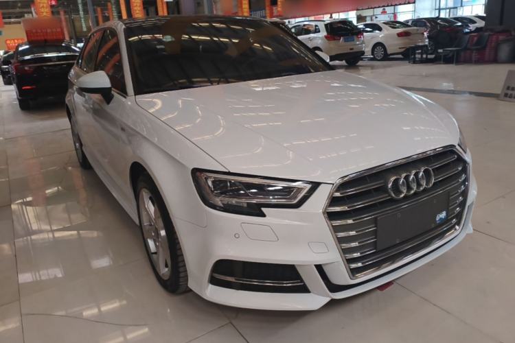 Used Audi A3 2020 Sportback 35 TFSI Fashion Edition China VI Emission Standard Front Right 45 Deg