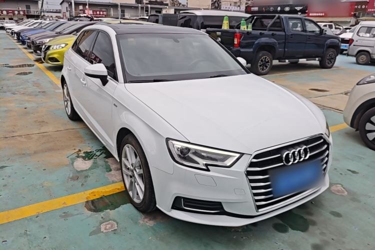 Used Audi A3 2020 Restyled Sportback 35 TFSI Entry-Level China VI Emission Standard Front Right 45 Deg