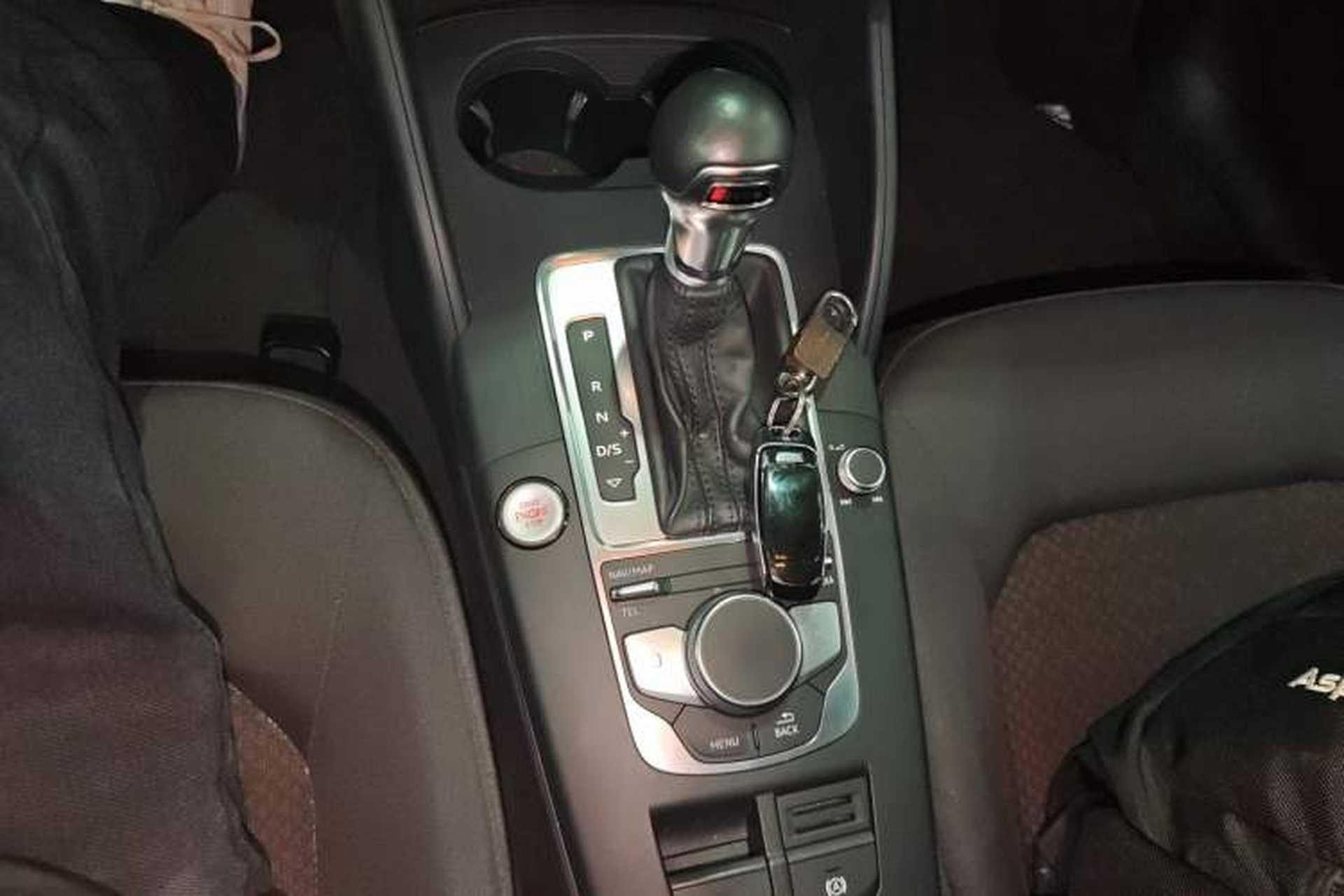 Used Audi A3 2020 Restyled Limousine 35 TFSI Ambition Version China VI Gear Lever