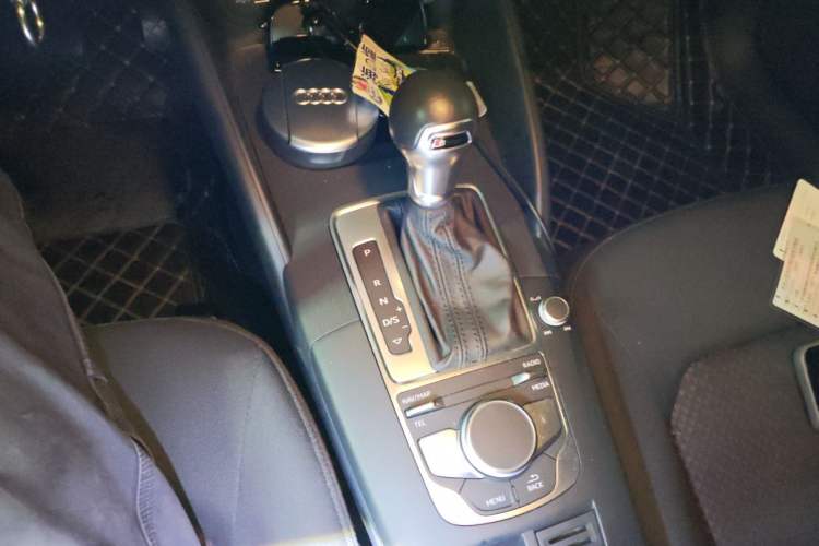 Used Audi A3 2020 Restyled Limousine 35 TFSI Ambition Version China VI Gear Lever