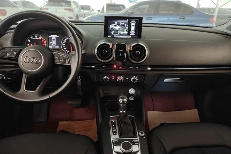 Used Audi A3 2020 Limousine 35 TFSI Fashion Edition China VI Emission Standard Gear Lever