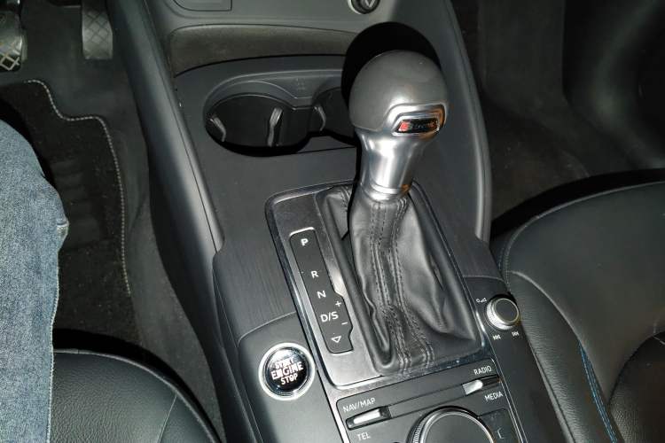 Used Audi A3 2020 Limousine 35 TFSI Fashion Edition China VI Emission Standard Gear Lever