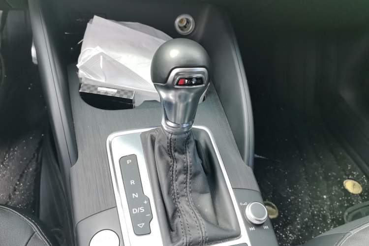 Used Audi A3 2020 Sportback 35 TFSI Style Edition China VI Emission Standard Gear Lever